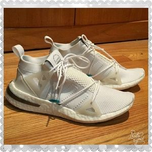 Adidas Women's Arkyn sneaker's in white